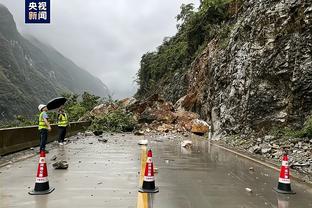 足球报：大连英博三连胜领跑中甲，梭鱼湾现场超2万球迷助阵